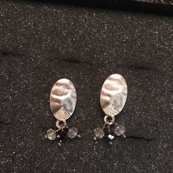 Silver post earrings w/ crystal & Black crystals - Picture 6 of 6